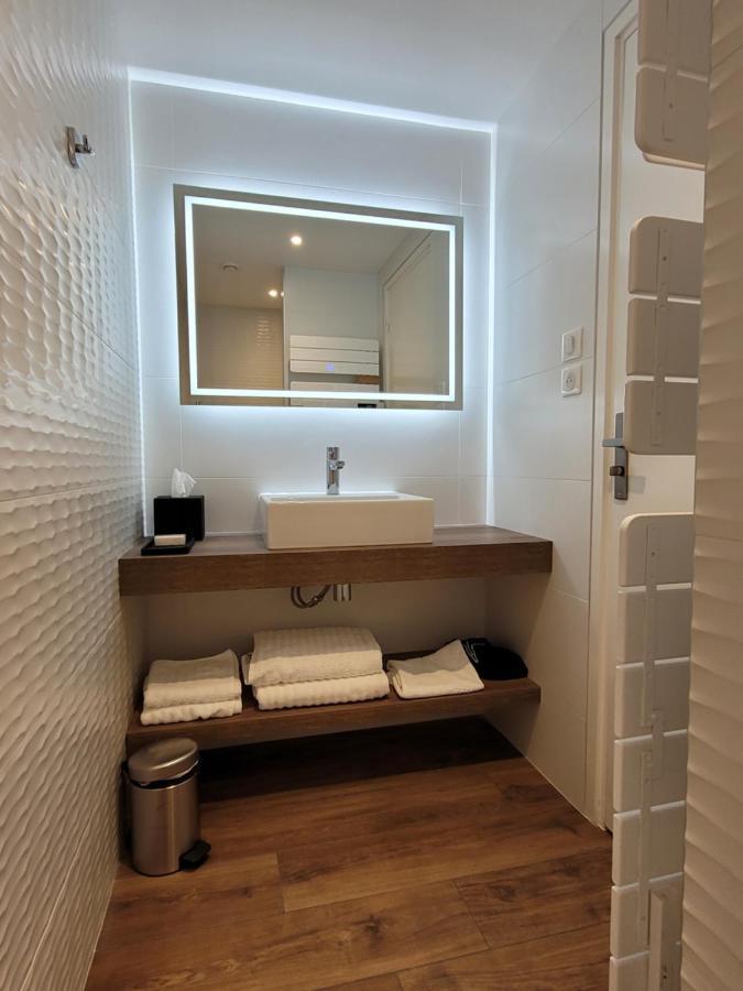 Lodges En Pierres Dorees Saint-Germain-Nuelles ภายนอก รูปภาพ